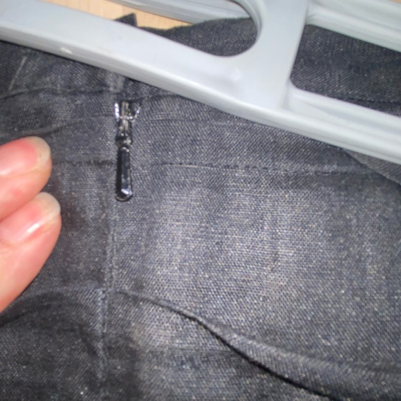 JSONG women’s 100% Linen black skirt with small ruffles. - Picture 4 of 6